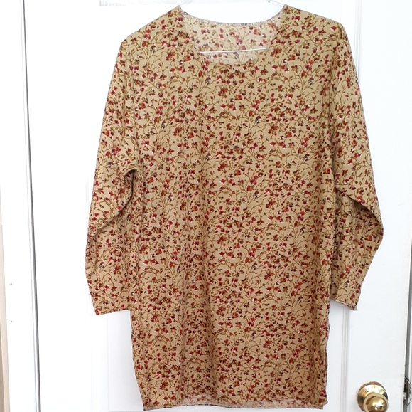 Floral Top - Picture 2 of 5